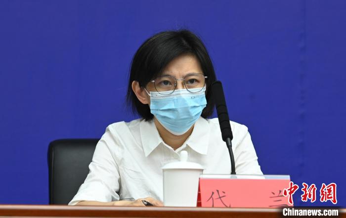 成都市經(jīng)信局總工程師代蘭?！“苍?攝