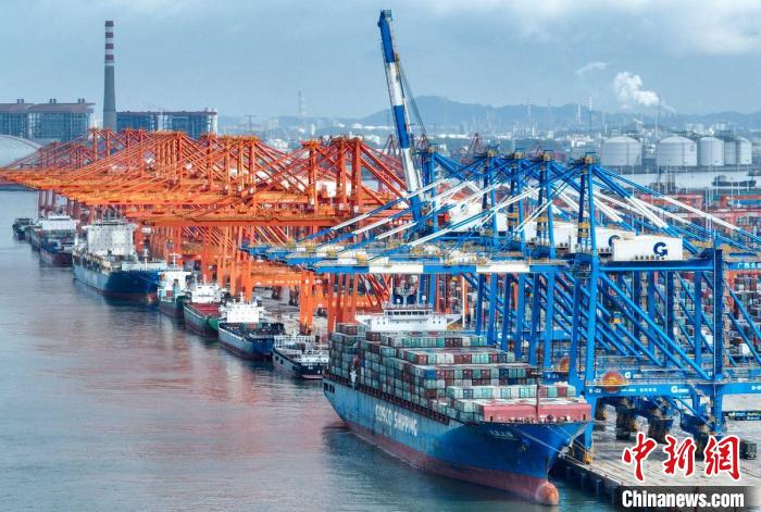 圖為北部灣港欽州自動化集裝箱碼頭。　敖帥昌 攝