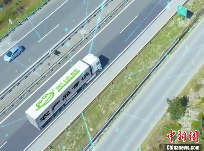 線上一鍵下單，實體門店本地配送，實現(xiàn)“即買即送”，“即時零售”將訂單在電商平臺、實體門店連接在一起?！∶捞睾眉瘓F供圖