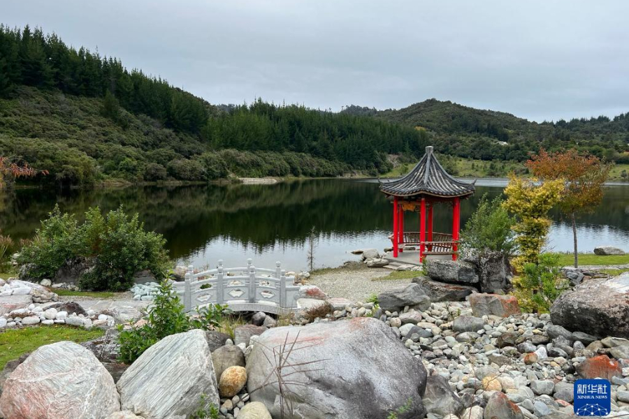 這是4月29日拍攝的新西蘭羅斯華人淘金紀(jì)念公園一角。新華社發(fā)（沃爾特 攝）