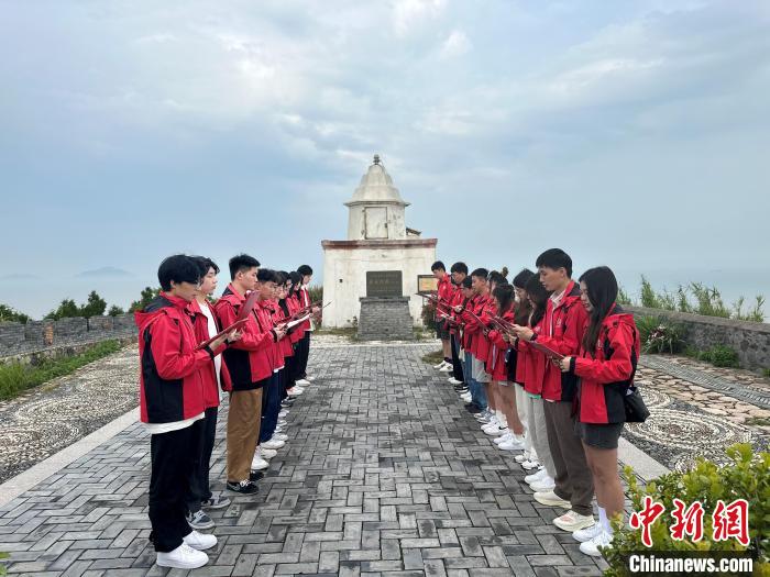 兩岸青年共慶五四青年節(jié):文學(xué)為引情牽海峽