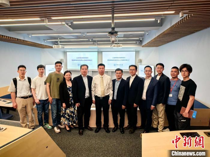 中國(guó)民航大學(xué)代表團(tuán)在英交流情況。　主辦方提供