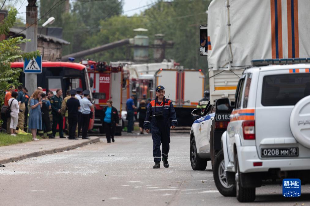 8月9日，在俄羅斯莫斯科州，救援人員在現(xiàn)場(chǎng)工作。