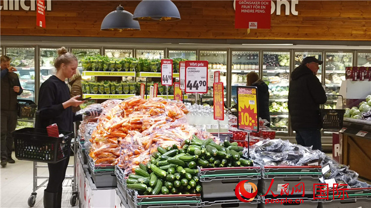 瑞典首都斯德哥爾摩購物超市一瞥。人民網(wǎng)記者 殷淼攝