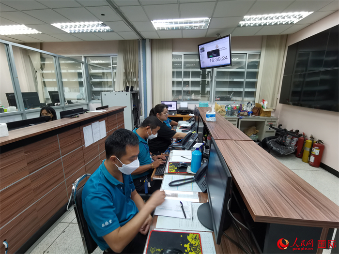 “曼谷無線電中心”工作現(xiàn)場(chǎng)。人民網(wǎng)記者 白元琪攝