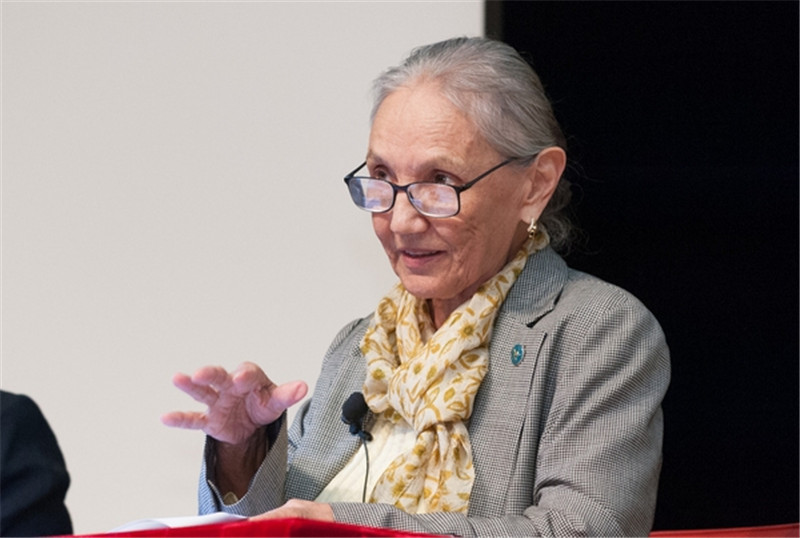 哈薩克斯坦?jié)h學(xué)家哈菲佐娃。資料圖