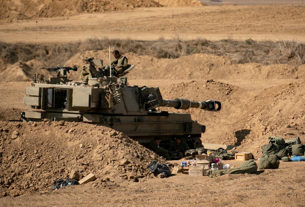 這是10月15日在加沙邊境拍攝的以軍陣地。新華社記者 陳君清 攝