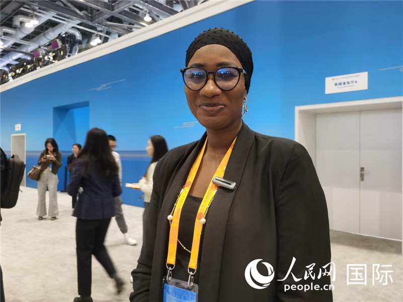 塞內(nèi)加爾塞內(nèi)網(wǎng)記者阿瓦·法耶接受人民網(wǎng)采訪。 人民網(wǎng) 孫鴻宇攝