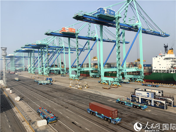 天津港北疆港區(qū)C段智能化集裝箱碼頭。人民網(wǎng)記者 符園園攝