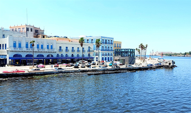 連接哈瓦那新老城區(qū)的海濱大道。于世文攝