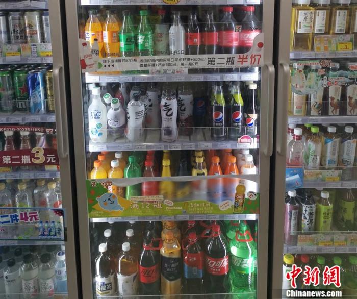 某便利店，最便宜的瓶裝飲料也在4元以上。<a target='_blank' href='/' ><p  align=