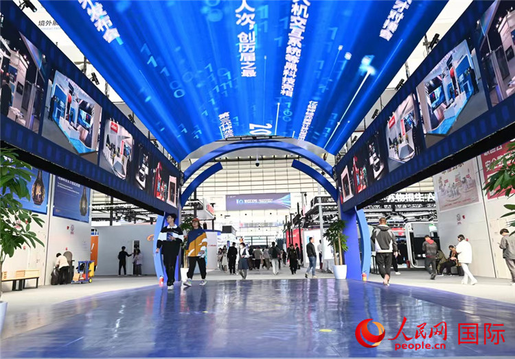 11月7日上午，2023年世界互聯(lián)網(wǎng)大會“互聯(lián)網(wǎng)之光”博覽會在浙江烏鎮(zhèn)開幕。人民網(wǎng)記者 葉賓得攝