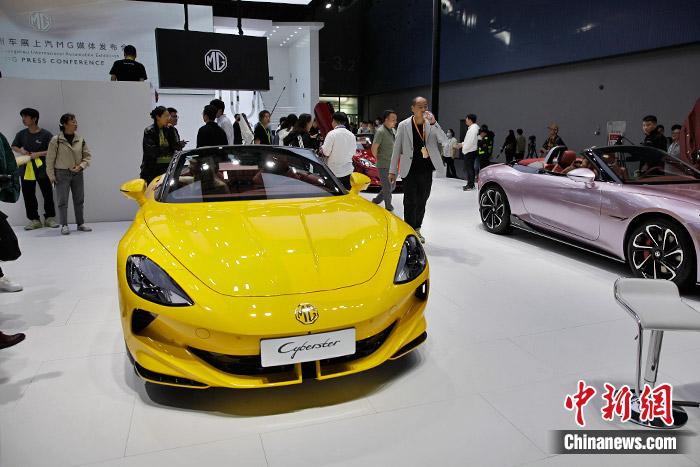 中國(guó)品牌新能源跑車。中新財(cái)經(jīng)記者 葛成 攝