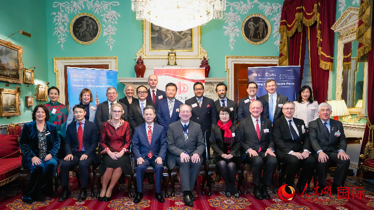 圖為2024 年倫敦金融城中國新年慈善酒會(huì)現(xiàn)場(chǎng)。人民網(wǎng) 郭錦標(biāo)攝