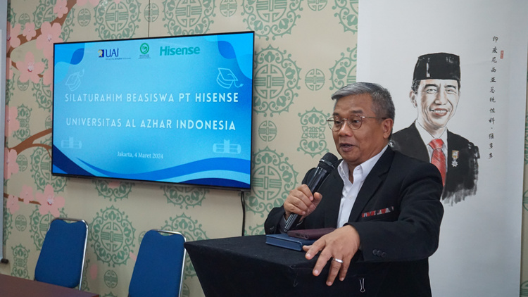 阿拉扎大學(xué)校長亞塞普致辭。阿拉扎大學(xué)孔子學(xué)院供圖