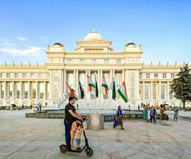 第1視點(diǎn)丨這兩座大樓，見(jiàn)證著中塔友誼