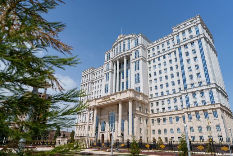 第1視點(diǎn)丨這兩座大樓，見(jiàn)證著中塔友誼