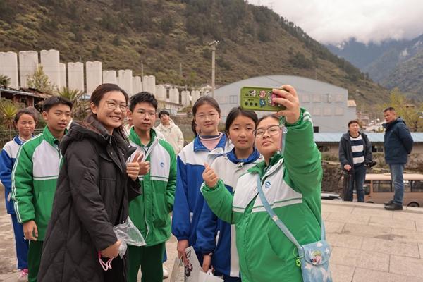 為驗證“高反風險預(yù)測”小程序，這群高中生真去了趟高原