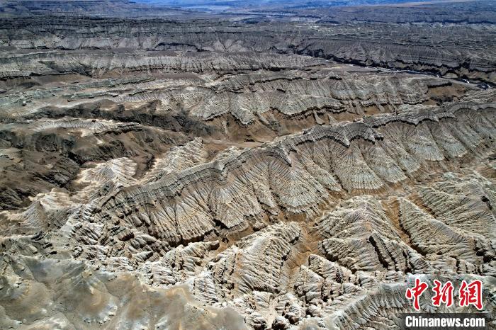 4月5日，西藏阿里札達(dá)土林。(無人機(jī)照片) 李林 攝