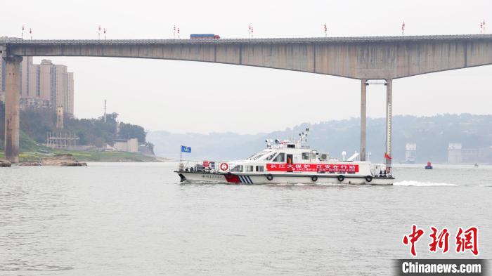 聯(lián)合巡江守護(hù)活動(dòng)現(xiàn)場(chǎng)?！〗部h融媒體中心 攝