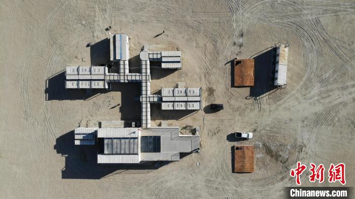 圖為無人機(jī)航拍火星營地。　孫睿 攝