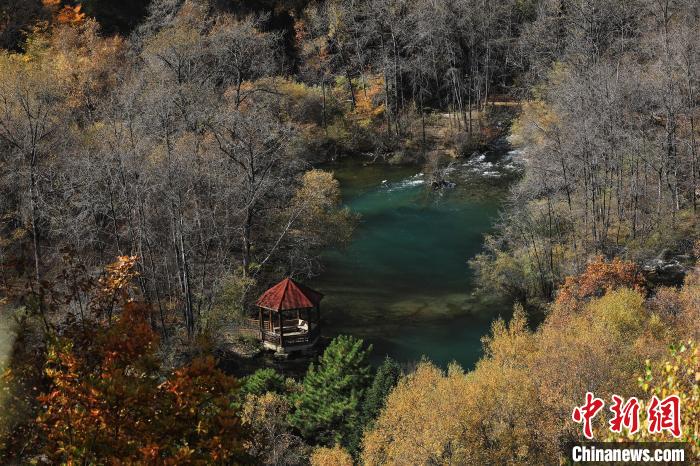 松坪溝風(fēng)光?！⑼?攝