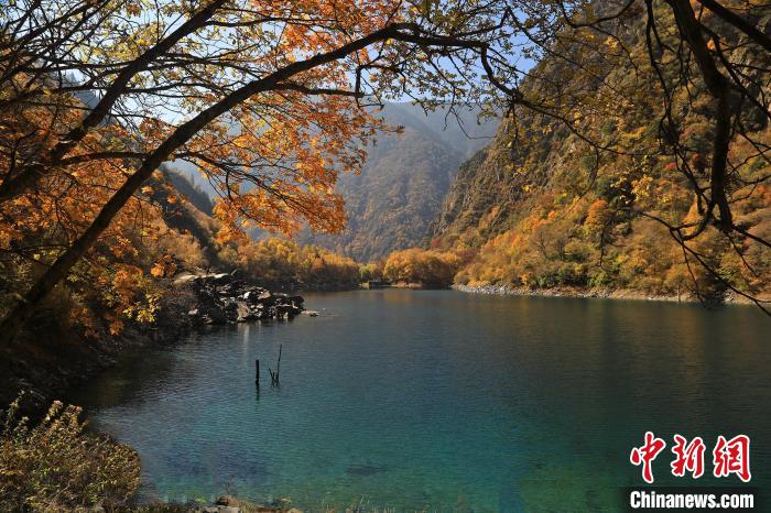 松坪溝風(fēng)光?！⑼?攝