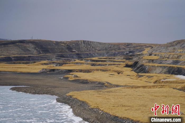 圖為青海省海西蒙古族藏族自治州天峻縣木里礦區(qū)?！●R銘言 攝