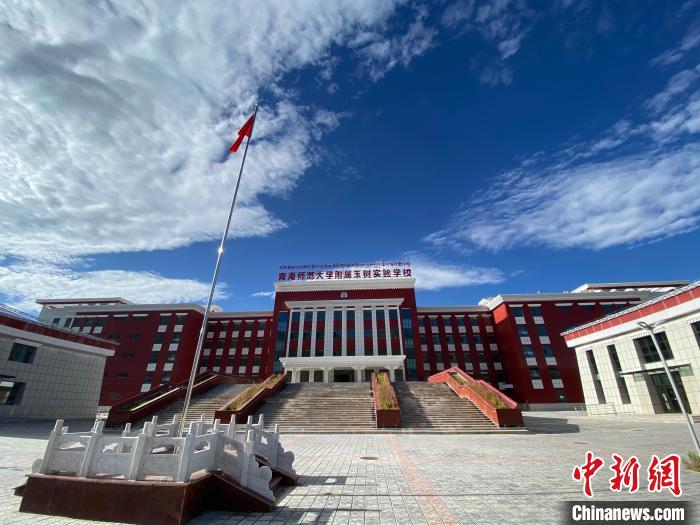 瀾滄江畔開出“教育格?；ā保含F(xiàn)代教育和生態(tài)教育并重