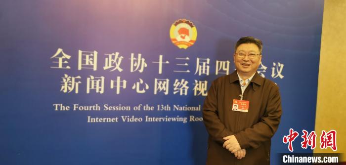 圖為全國(guó)政協(xié)委員、青海省統(tǒng)戰(zhàn)部部長(zhǎng)公保扎西。受訪(fǎng)者供圖