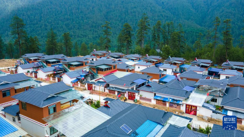 西藏林芝：易地搬遷，迎來(lái)幸福新生活