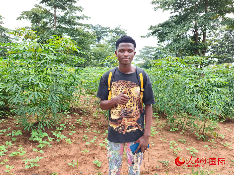 中文系的一位當?shù)貙W生。 人民網(wǎng)記者 黃培昭攝