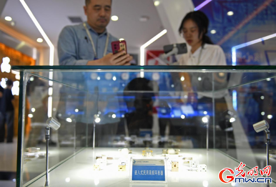 組圖丨AI、網絡安全、跨境電商……數(shù)字經濟如此 “陜”耀