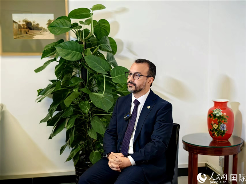 巴西文化部副部長(zhǎng)卡西修斯·羅薩接受人民網(wǎng)專訪。人民網(wǎng)記者 符園園攝