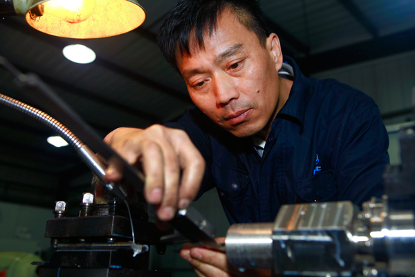 工作中的張世軍。受訪者供圖