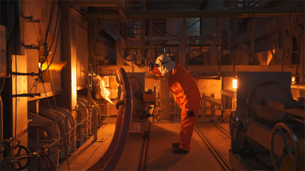 浮法玻璃生產(chǎn)線。受訪者供圖