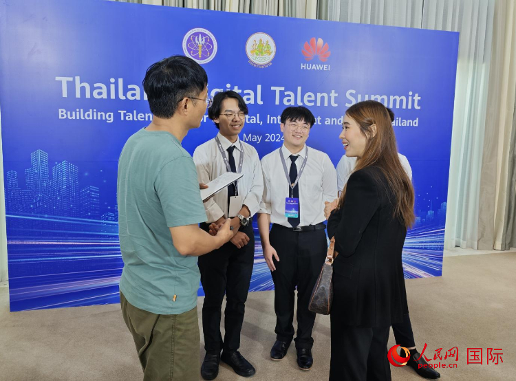 泰國國立法政大學(xué)學(xué)生接受本網(wǎng)采訪。李映民攝