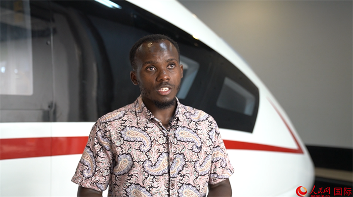 北京交通大學(xué)肯尼亞籍留學(xué)生卡里烏接受人民網(wǎng)采訪。人民網(wǎng) 周琳佳攝