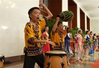 拉片看！從億點細節(jié)看懂中非情誼