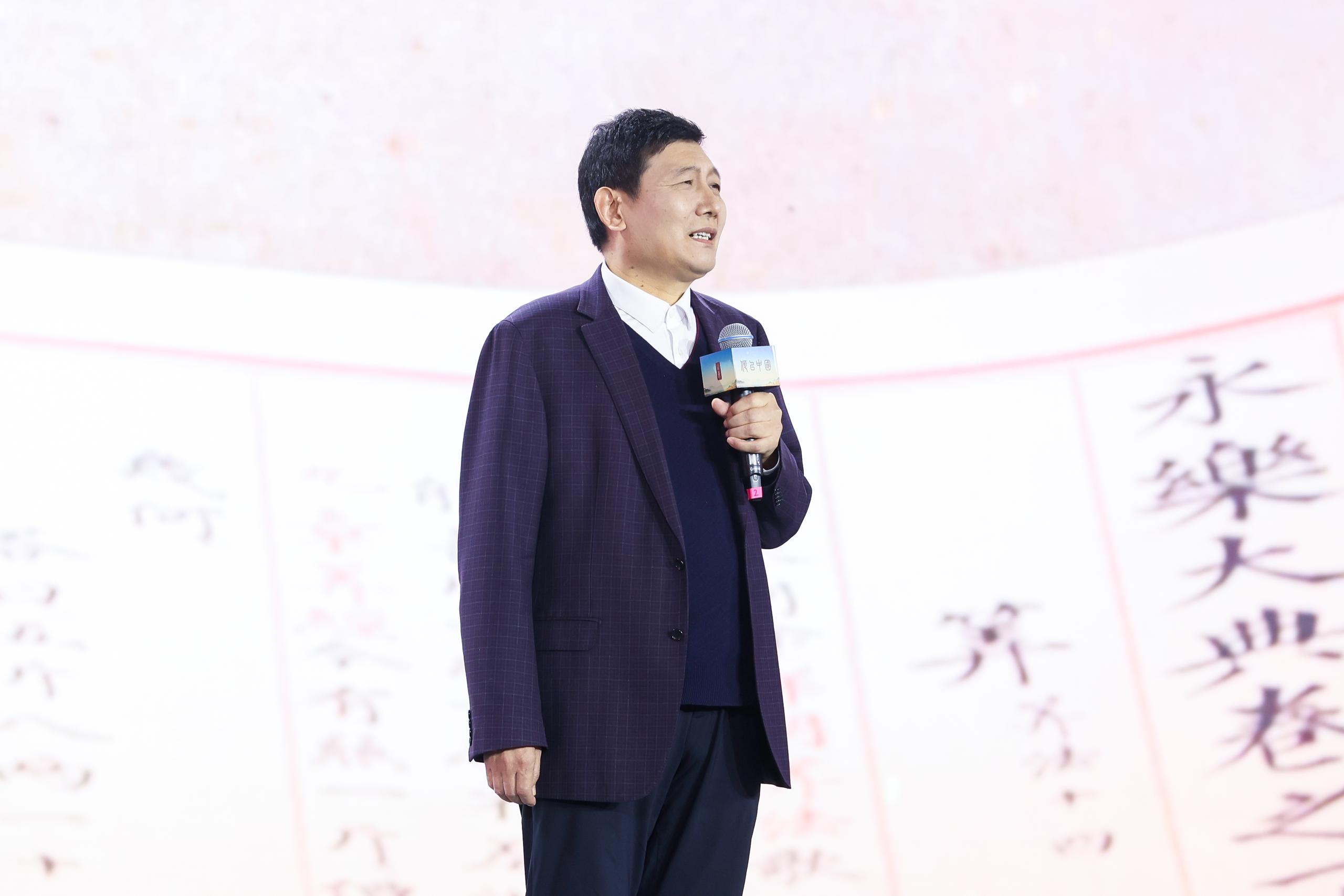 山東大學文學院講席教授、《文史哲》主編杜澤遜。人民視頻供圖