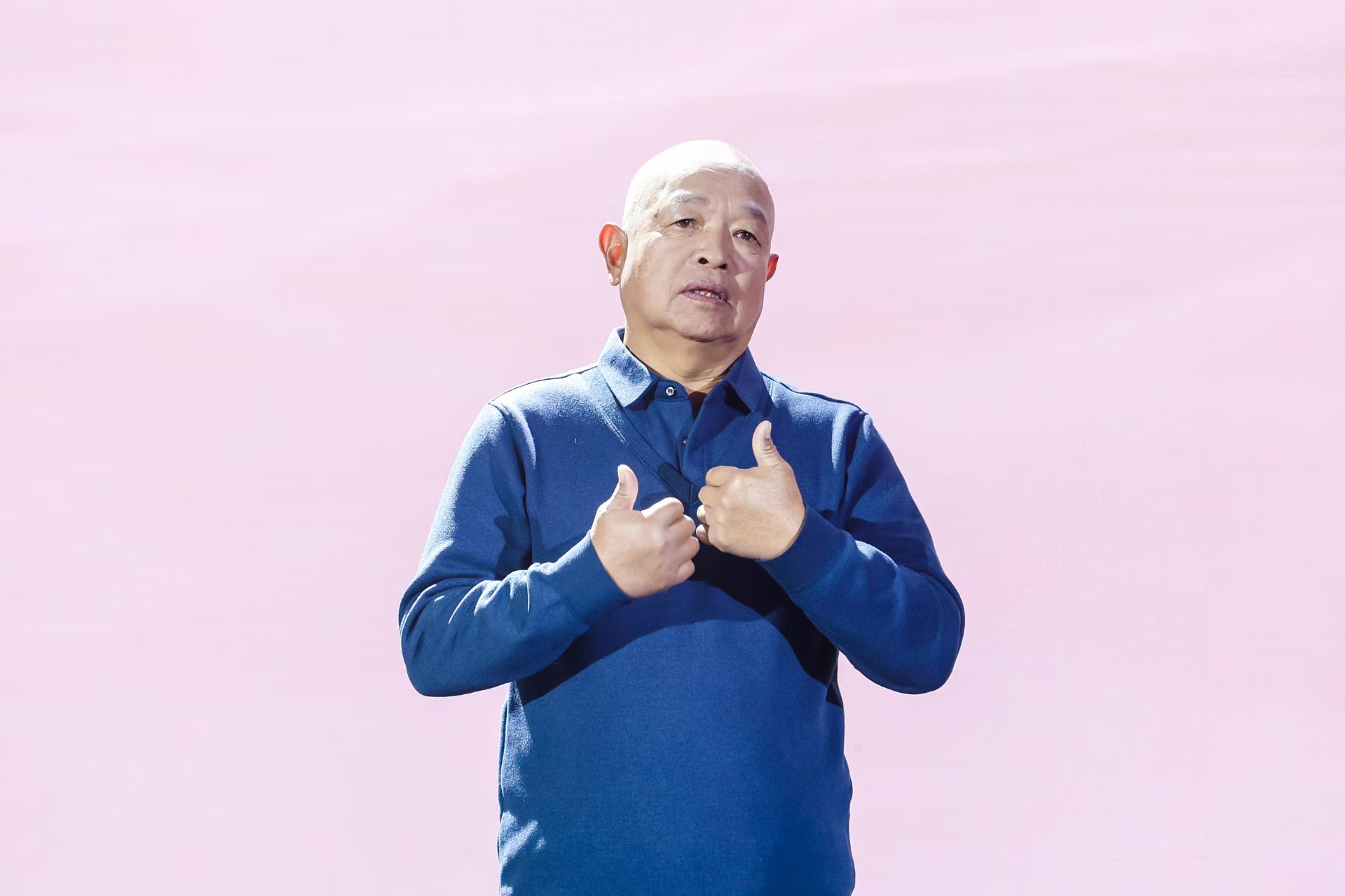 “山東好人”、煙臺市無聲洗車場經(jīng)理柳興濤。人民視頻供圖。