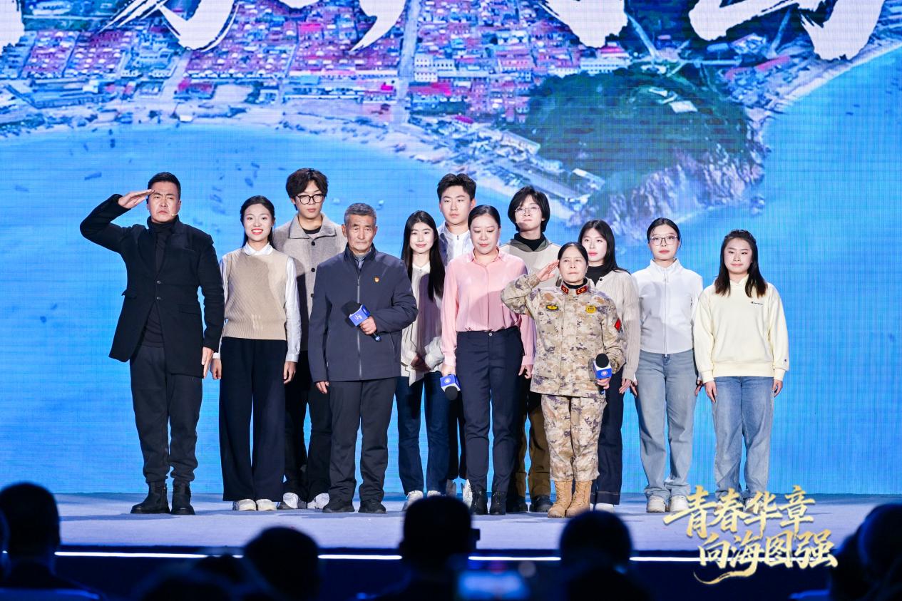 那志東、王仕花、王加輝、秦芳共同講述“平凡中的堅守”。主辦方供圖