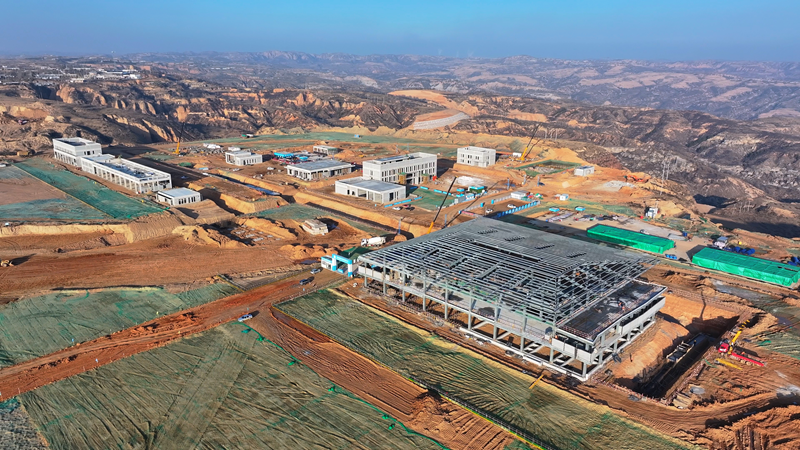正在建設(shè)的府谷府州機(jī)場。朱鑫攝
