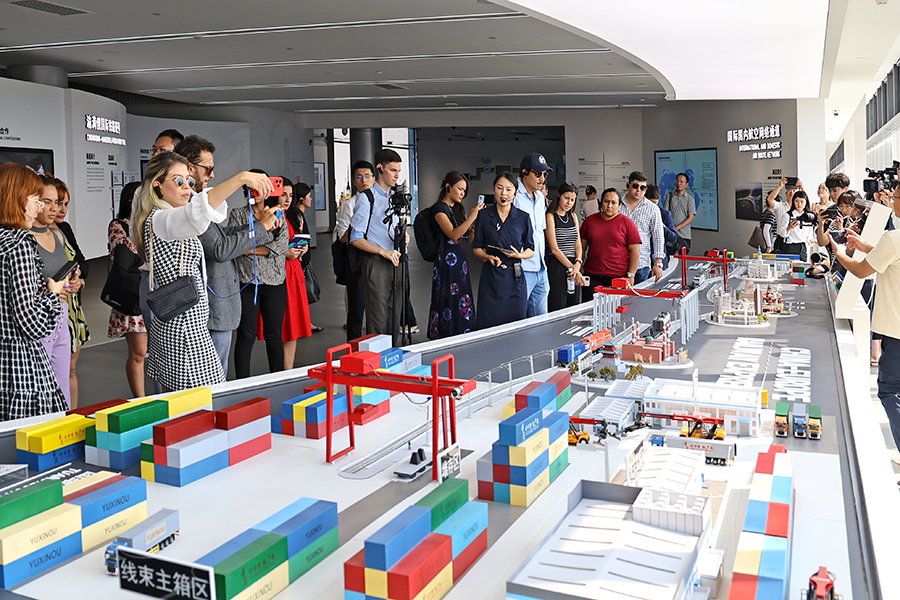 時(shí)政微觀察丨再次考察西部陸海新通道，總書記提出新要求