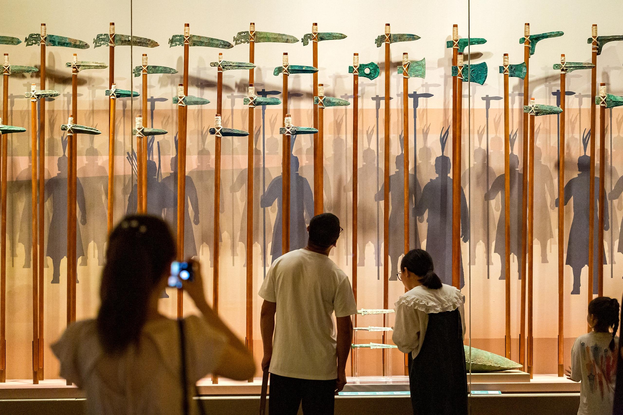 △2024年8月25日，游客在河南省安陽市殷墟博物館參觀。