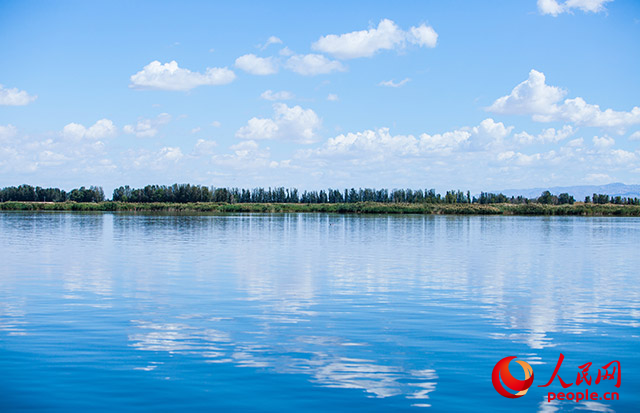 烏梁素海風(fēng)景秀美。人民網(wǎng) 孟佳澍攝