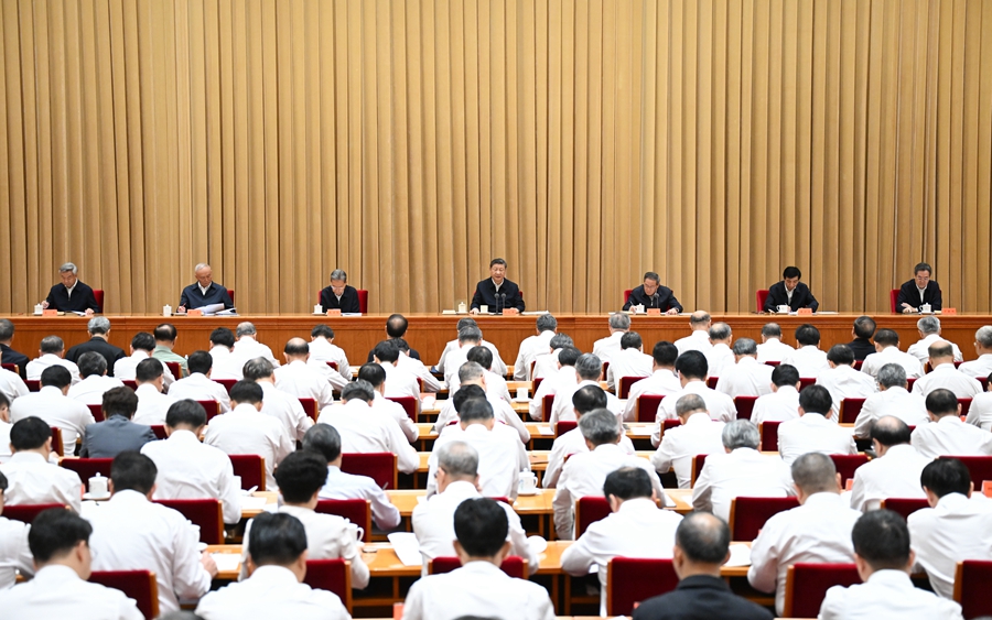 7月14日至15日，中央城市工作會議在北京舉行。中共中央總書記、國家主席、中央軍委主席習近平出席會議并發(fā)表重要講話。中共中央政治局常委李強、趙樂際、王滬寧、蔡奇、丁薛祥、李希出席會議。