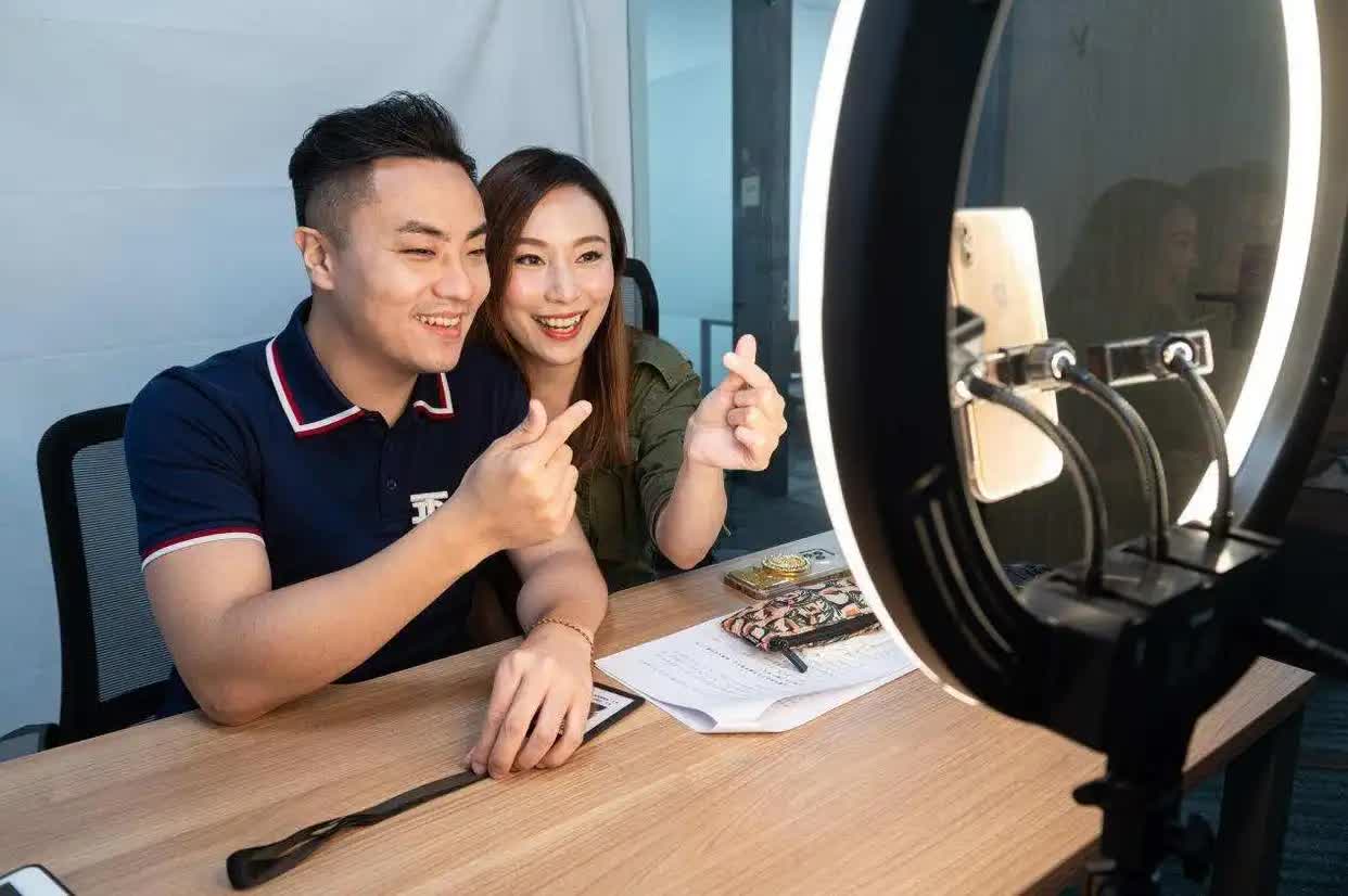 △ 一對在廣州創(chuàng)業(yè)的“港夫廣妻” 。