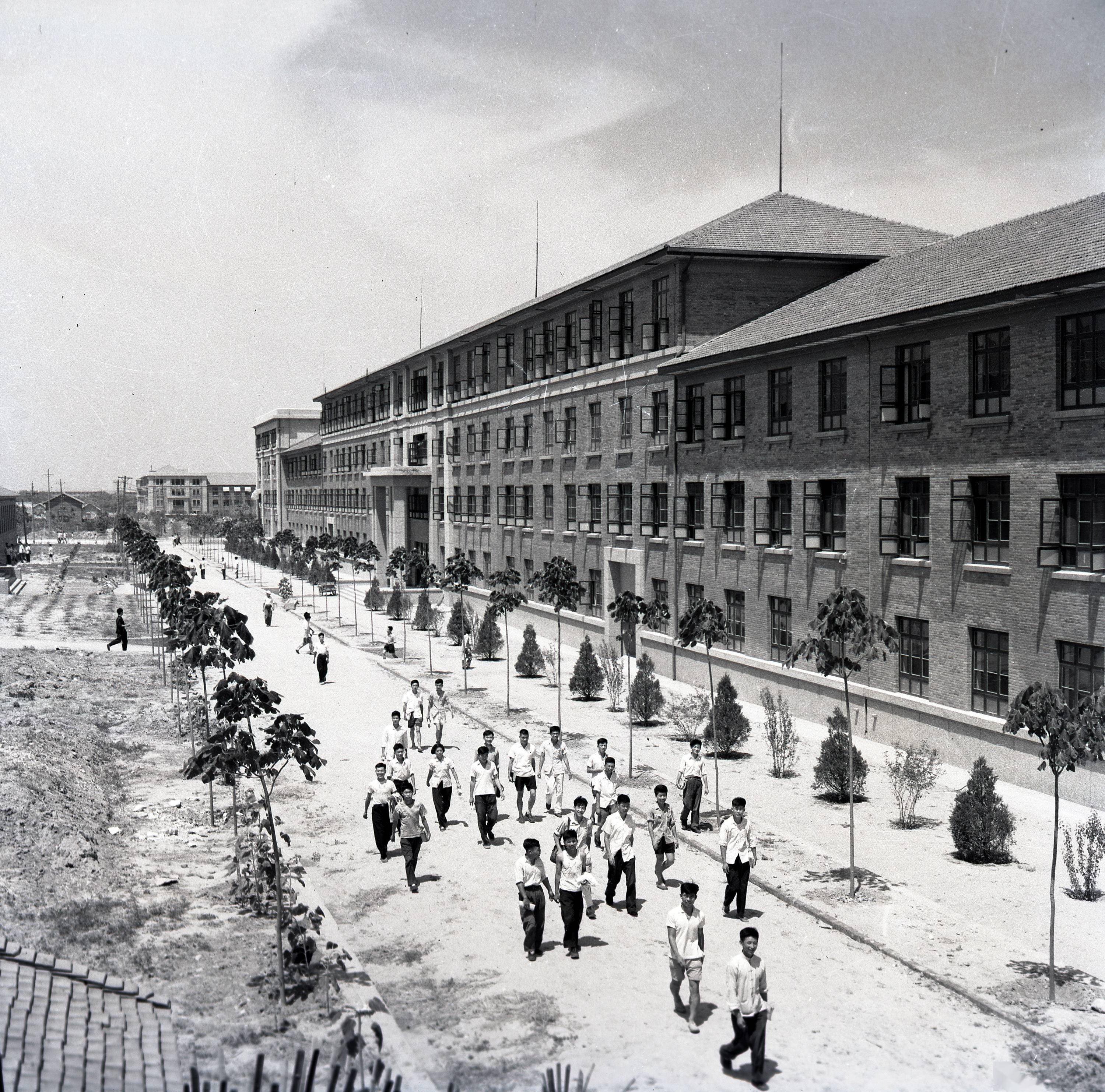 1959年拍攝的西遷后的交通大學(xué)校園一景（資料照片）。
