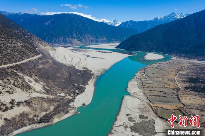 航拍米林丹娘佛掌沙丘景點?！『闻罾?攝